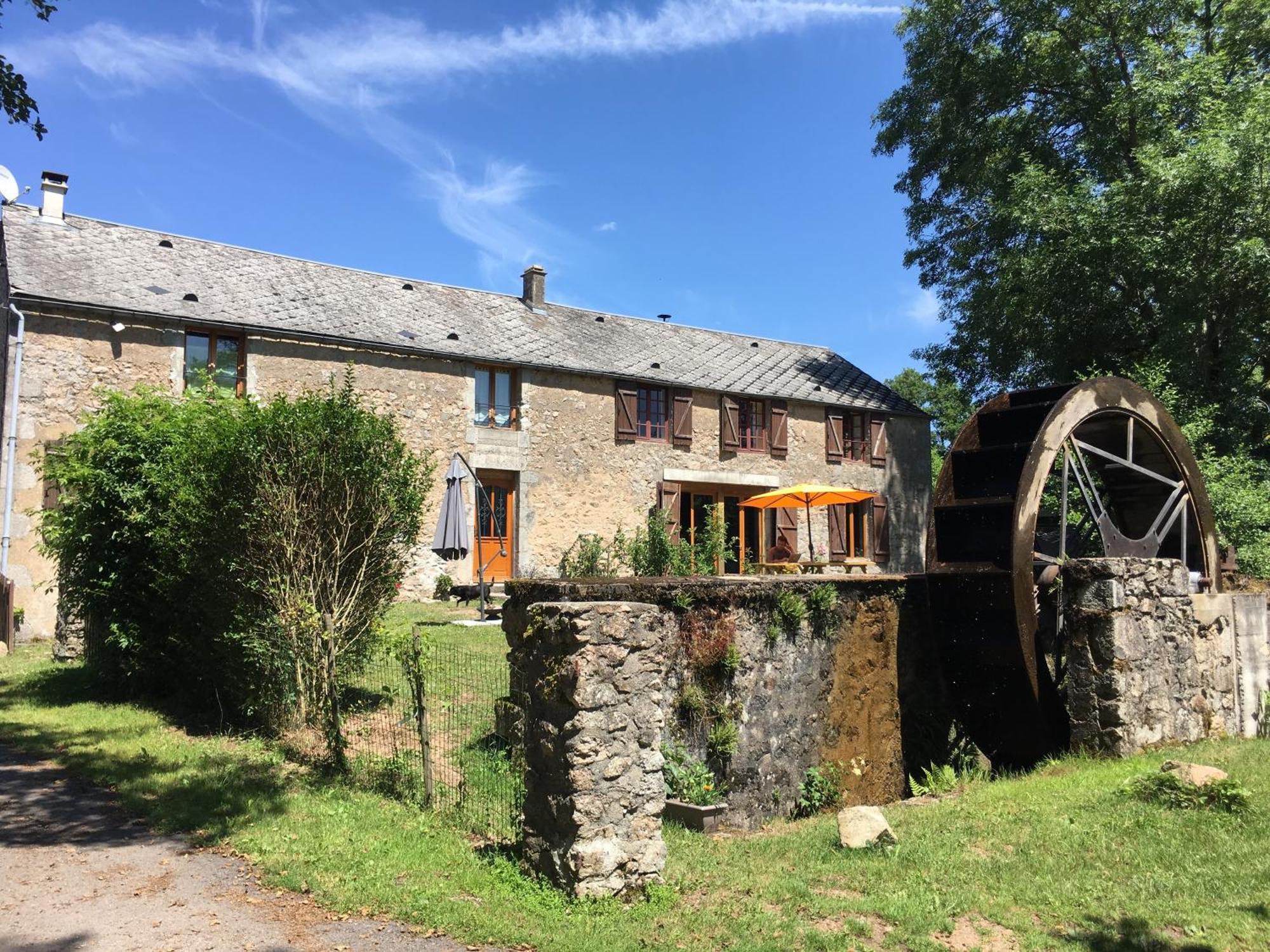 Le Moulin De Razou Bed & Breakfast Brassy ภายนอก รูปภาพ